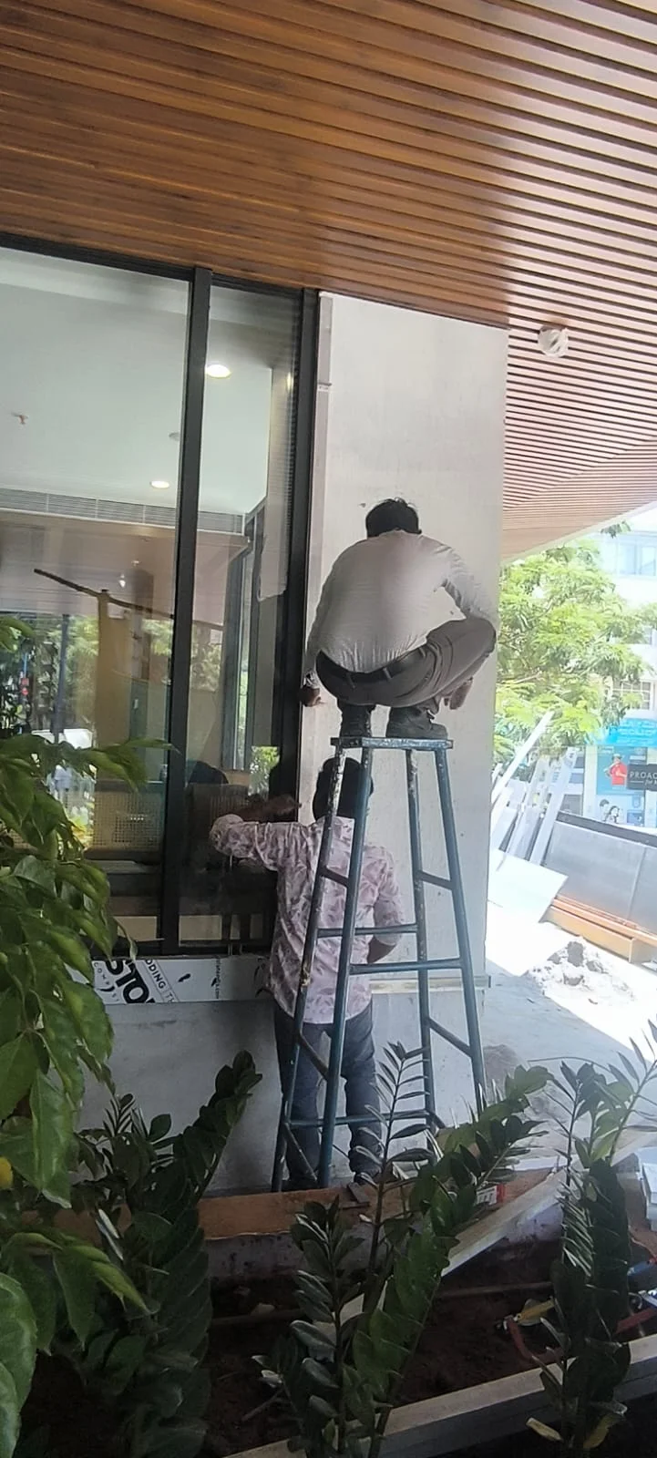 Even Hospital louvers